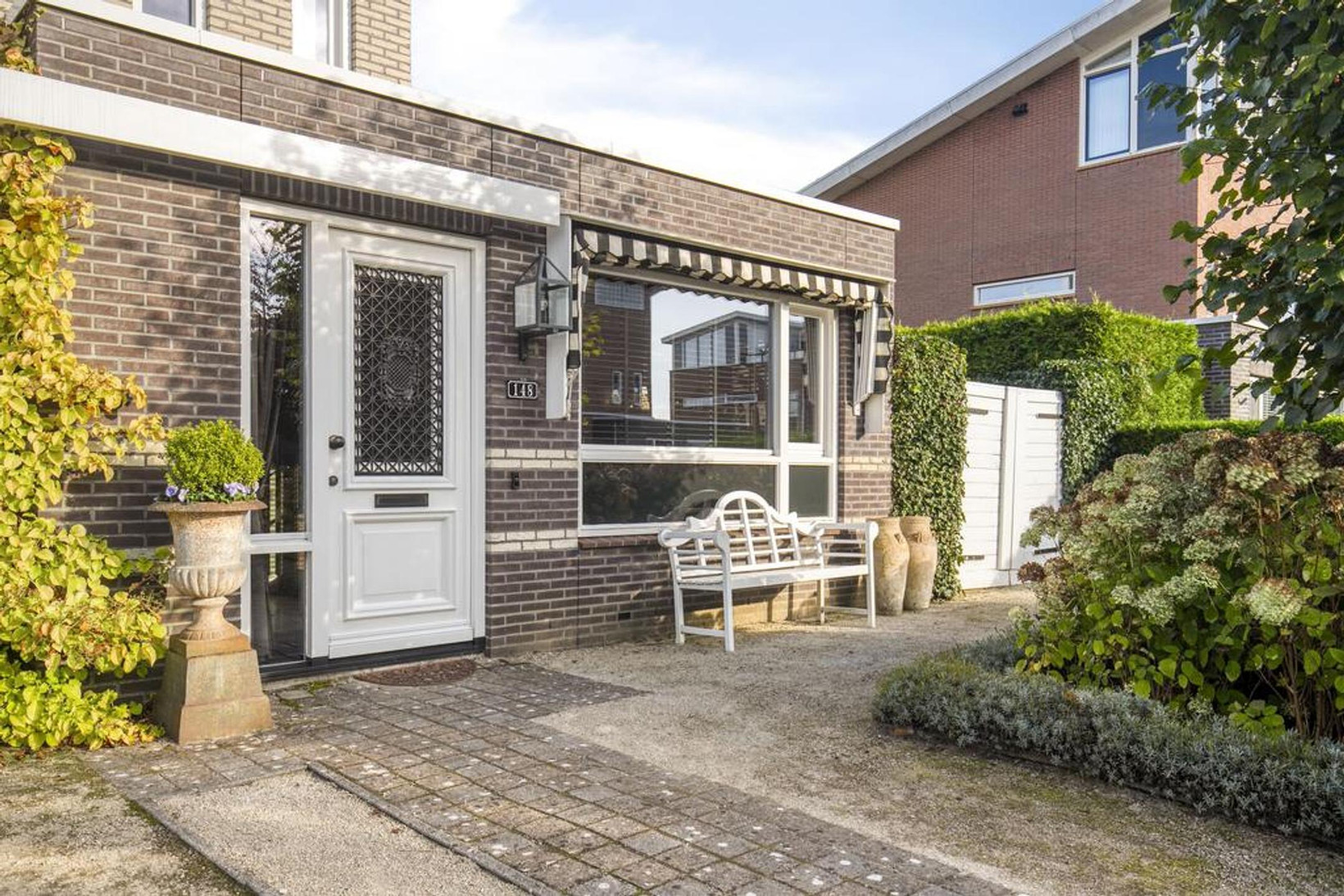 Twee-onder-één-kap te koop: Albatroslaan 148, Lelystad