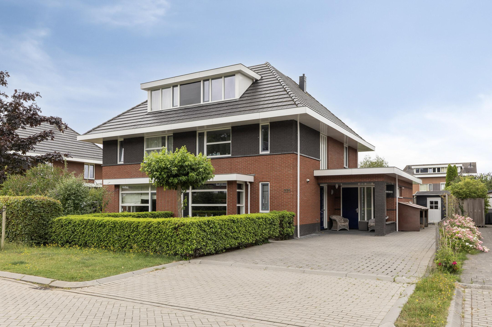 Twee-onder-één-kap te koop: Albatroslaan 221, Lelystad