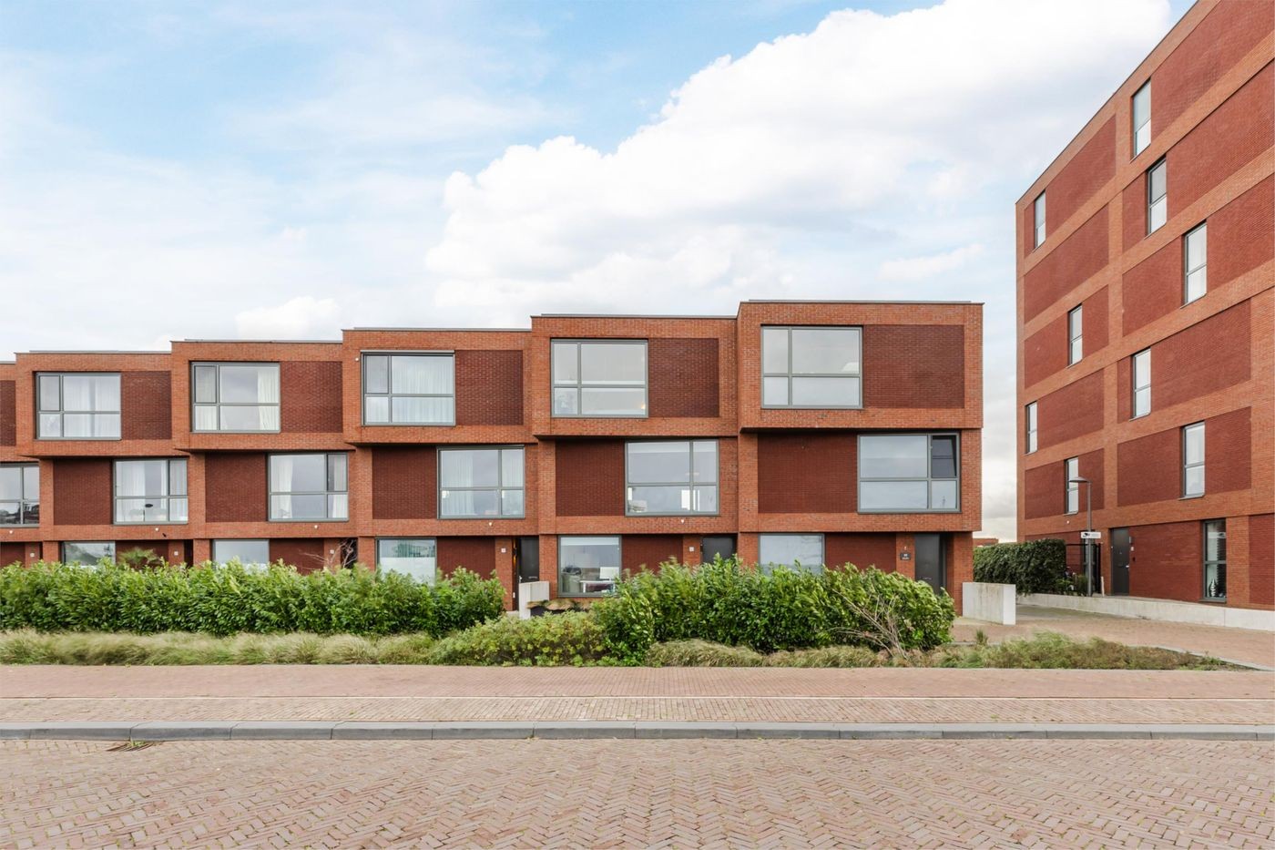 Tussenwoning te koop: Saerdam 37, Lelystad