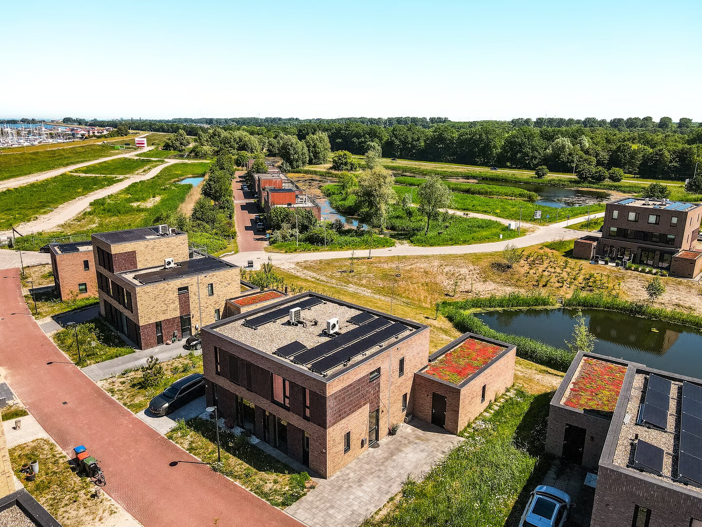Twee-onder-één-kap te koop: Grasduinen 10, Lelystad
