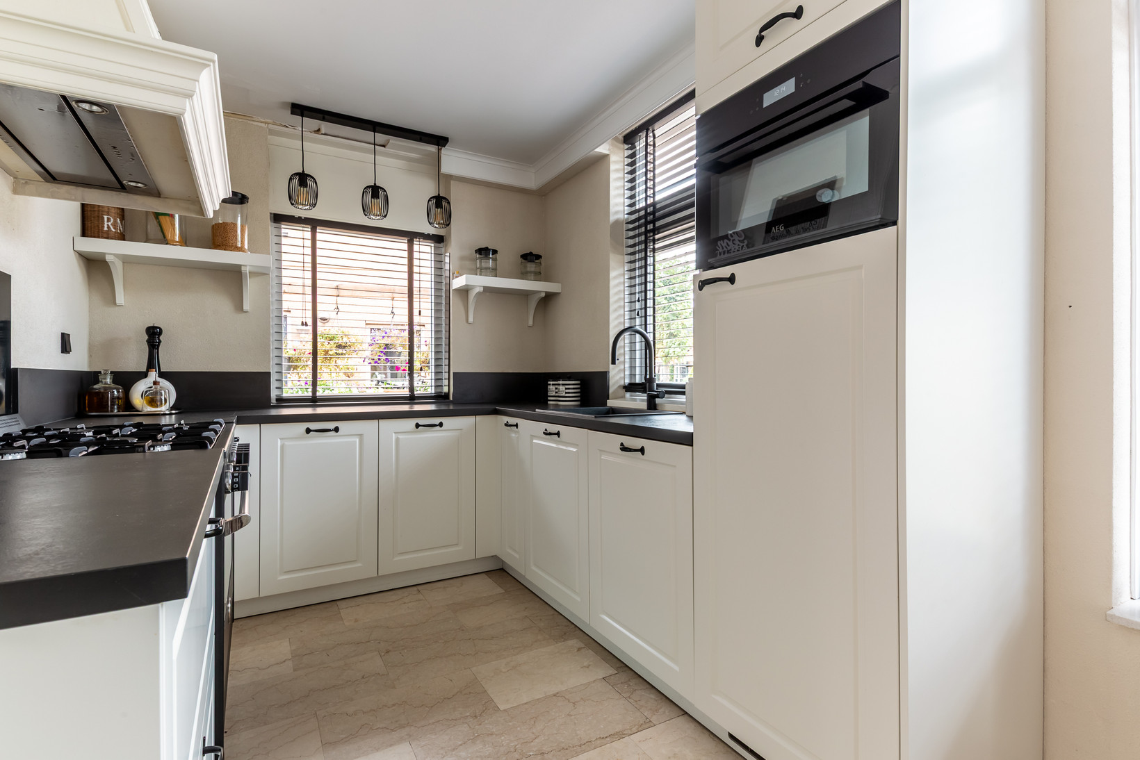 Tussenwoning te koop: Stadseiland 54, Lelystad
