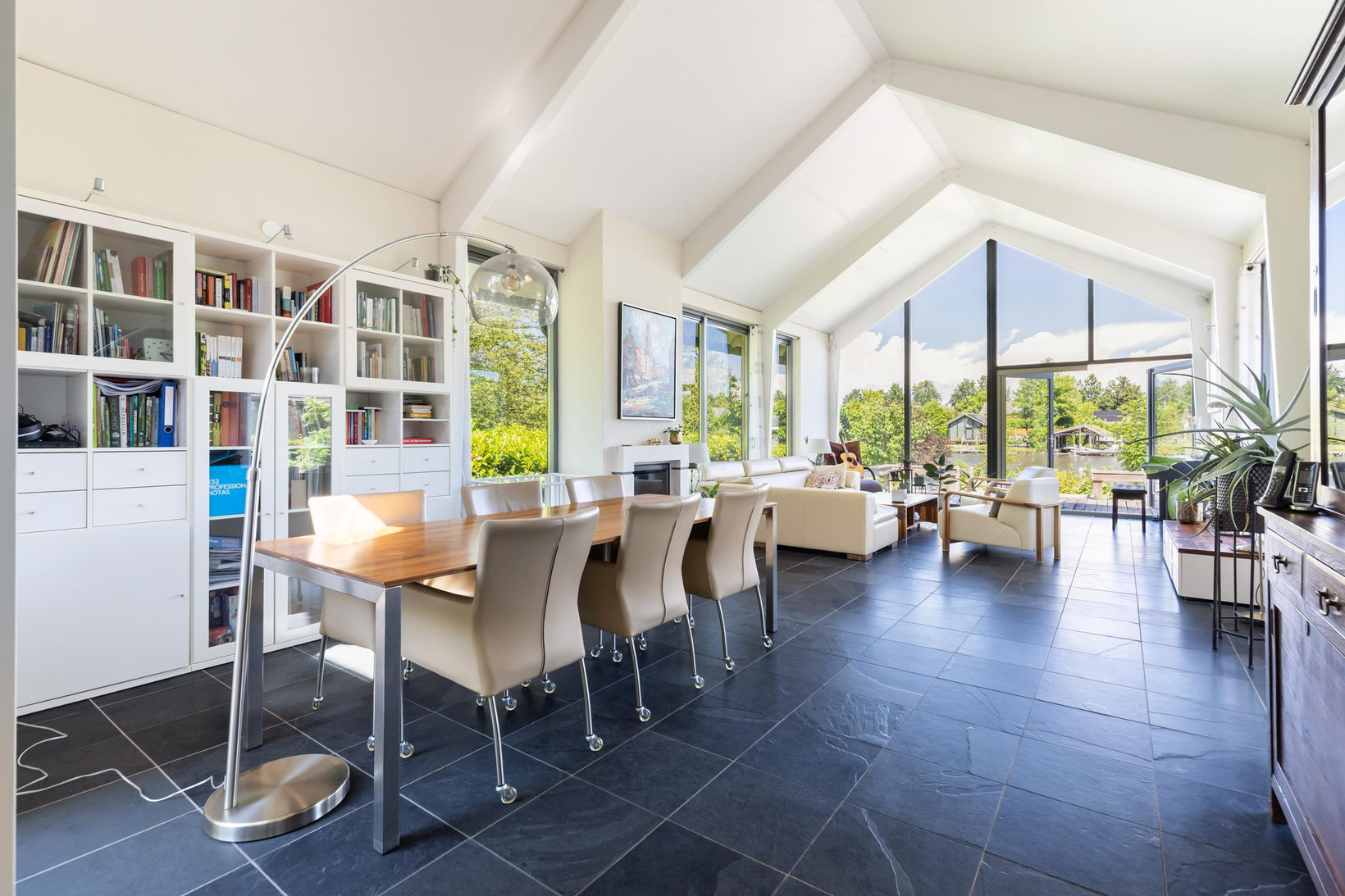 Vrijstaande woning te koop: Hollandse Hout 260, Lelystad