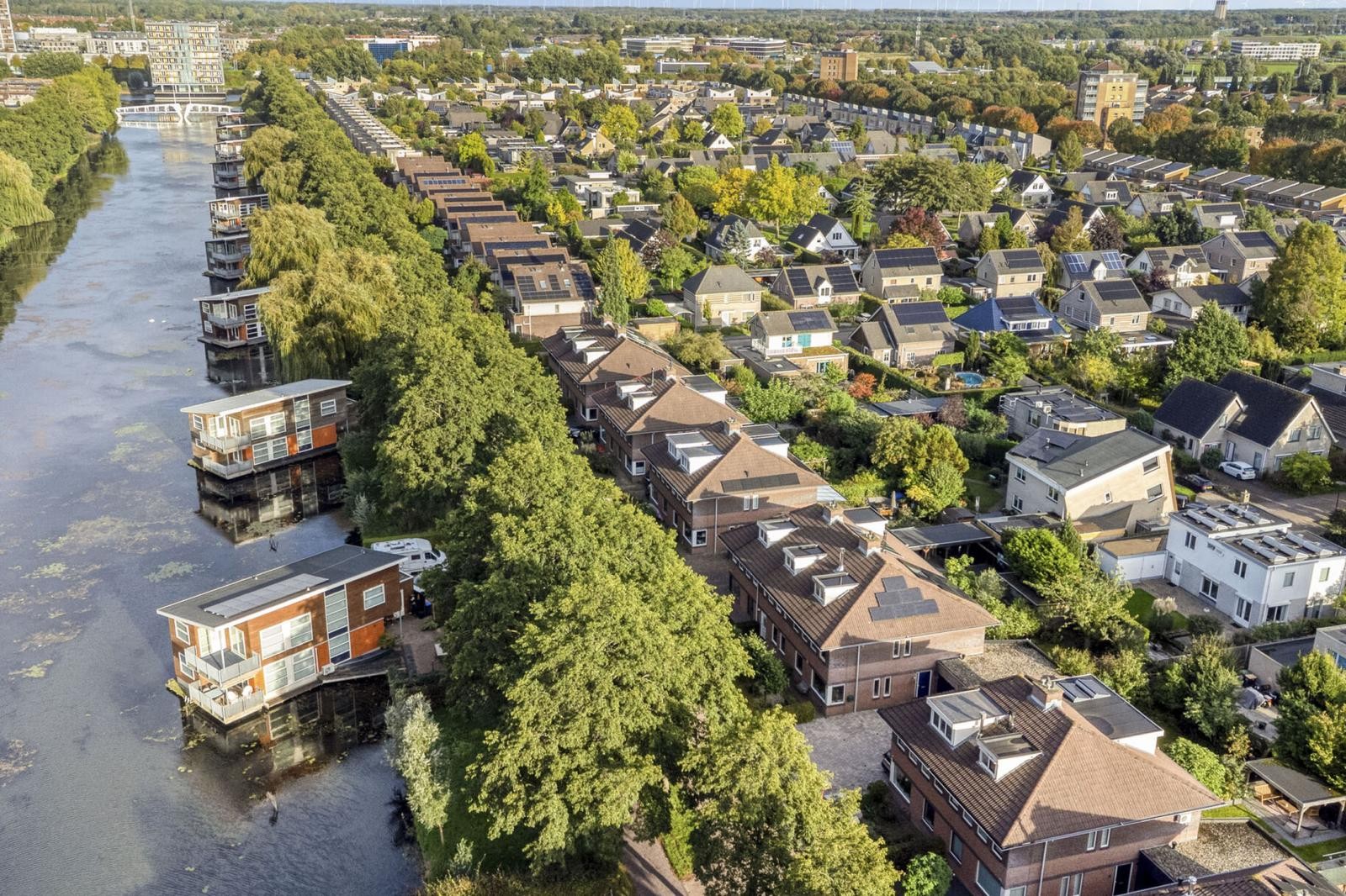 Tussenwoning te koop: Het Bildt 189, Lelystad