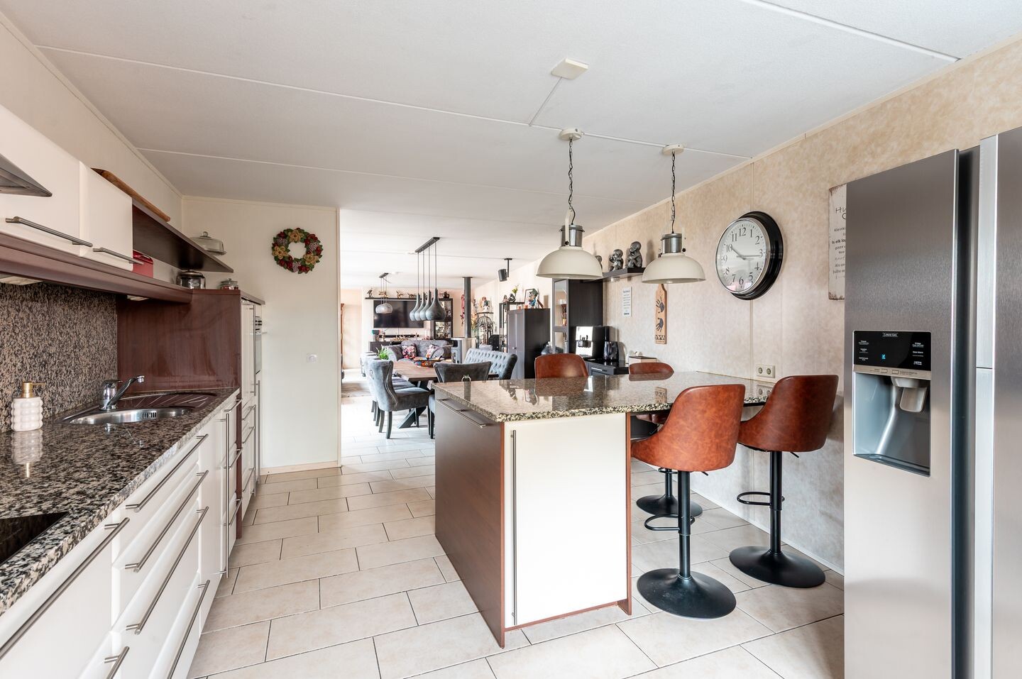 Tussenwoning te koop: Langstraat 56, Lelystad