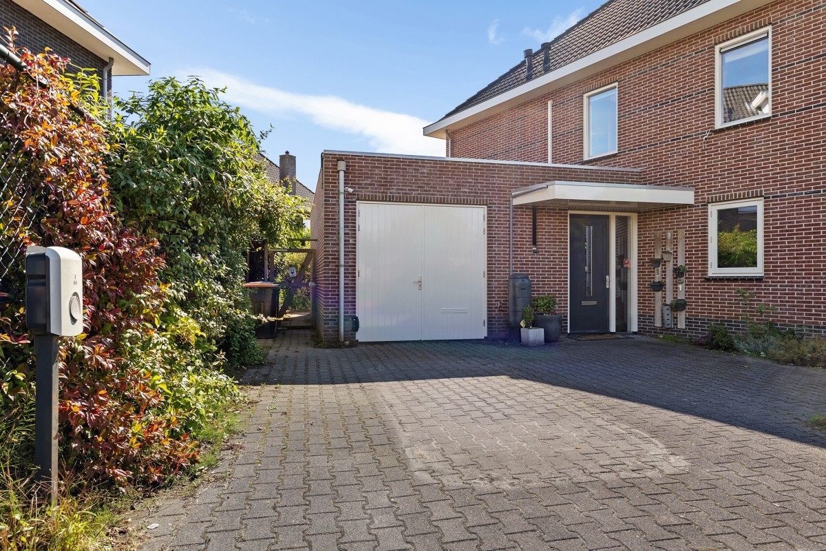 Vrijstaande woning te koop: Parnassialaan 1, Lelystad
