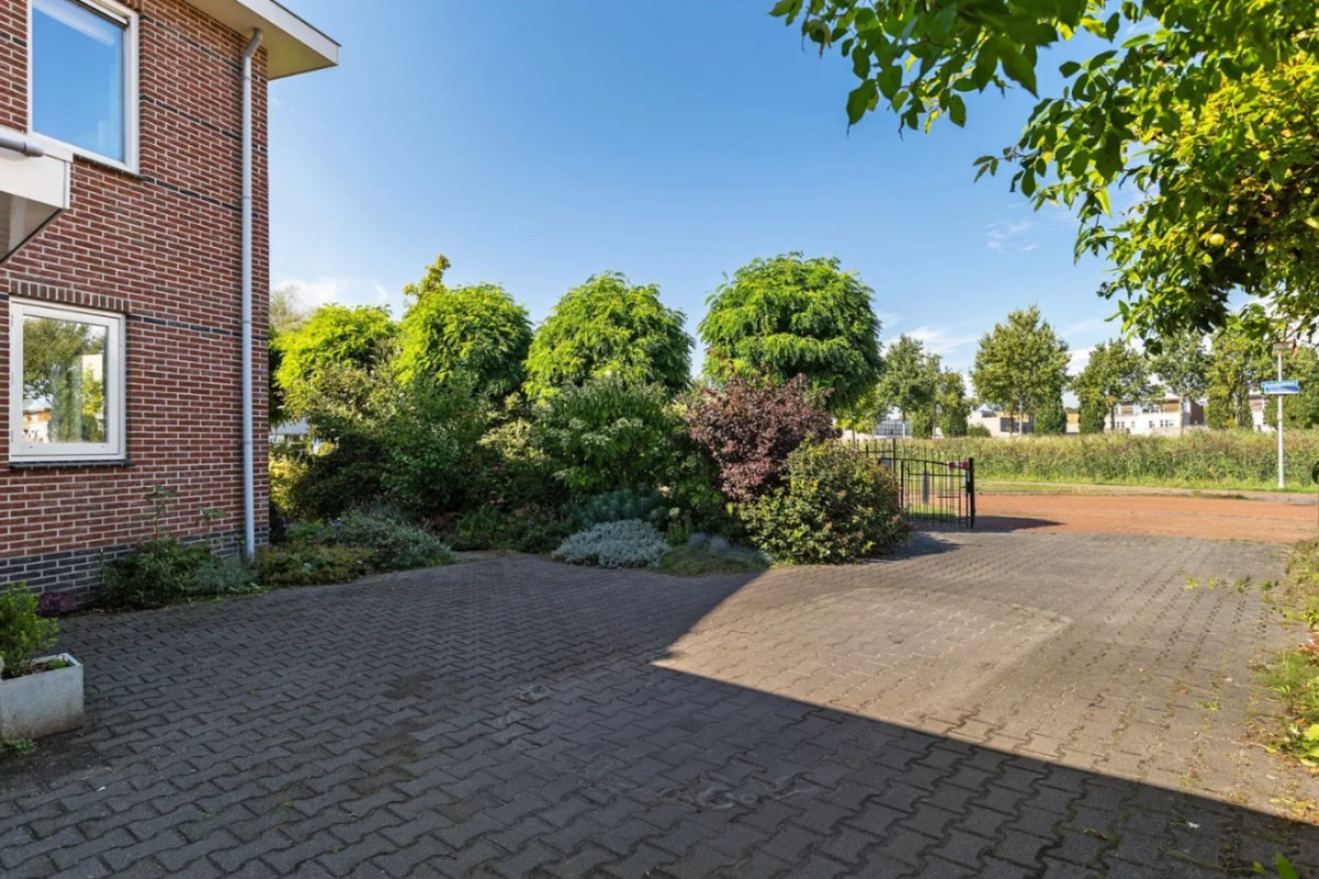 Vrijstaande woning te koop: Parnassialaan 1, Lelystad