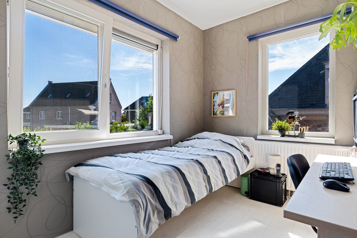Vrijstaande woning te koop: Parnassialaan 1, Lelystad