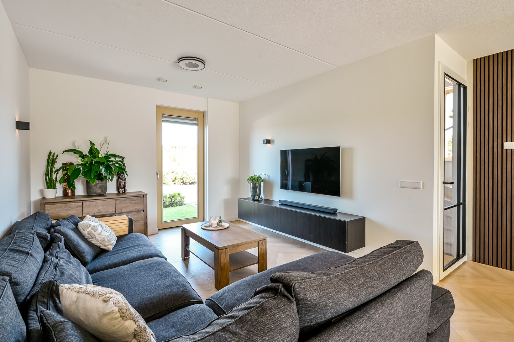 Hoekwoning te koop: Waterbies 8, Lelystad