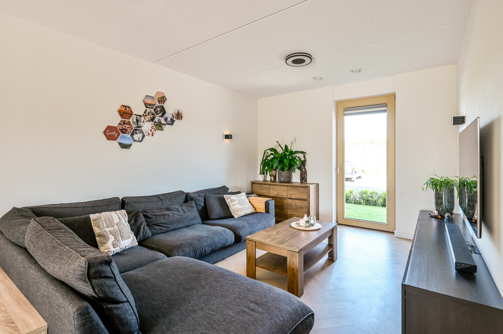 Hoekwoning te koop: Waterbies 8, Lelystad
