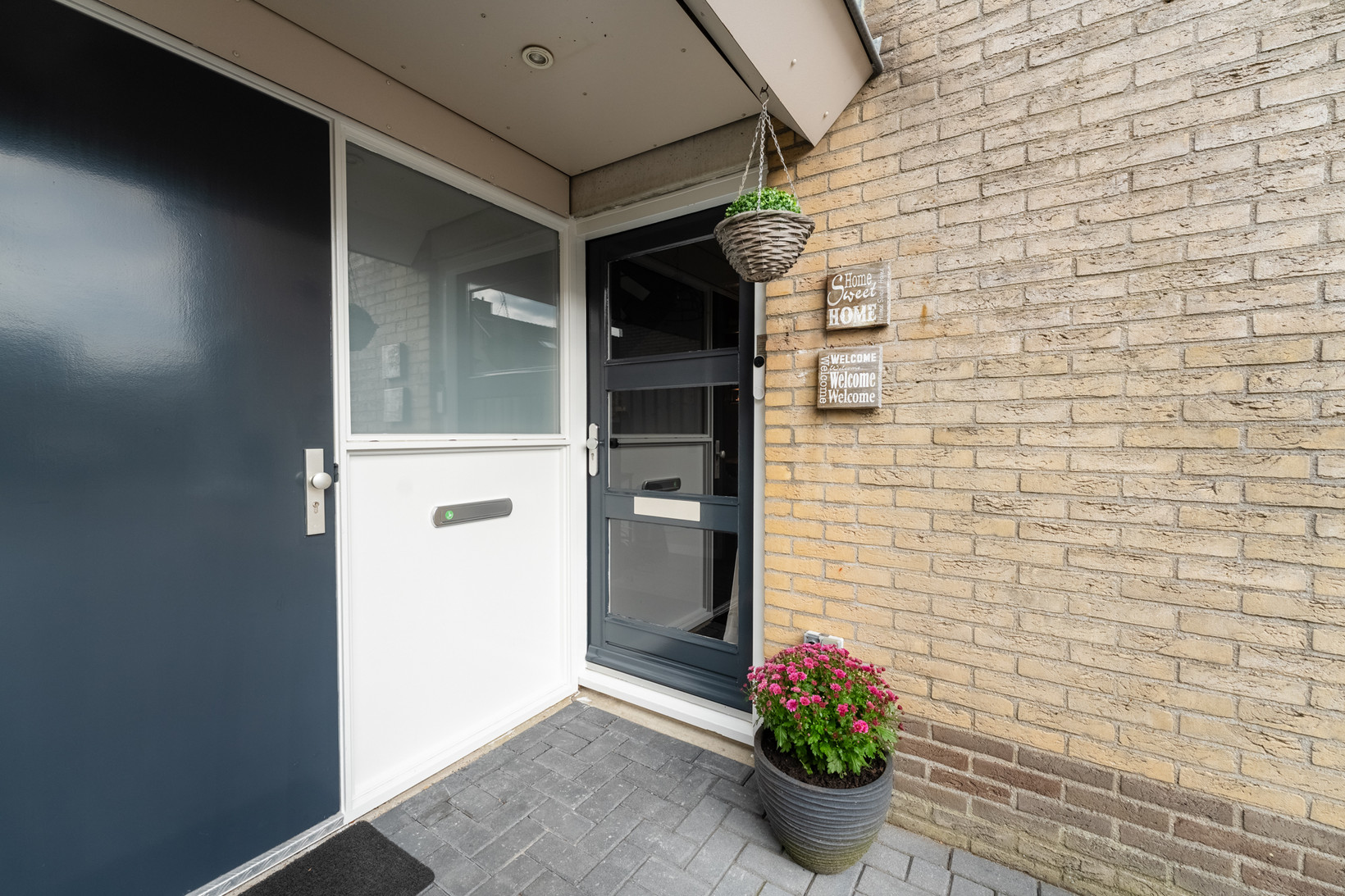 Tussenwoning te koop: De Connemara 6, Dronten