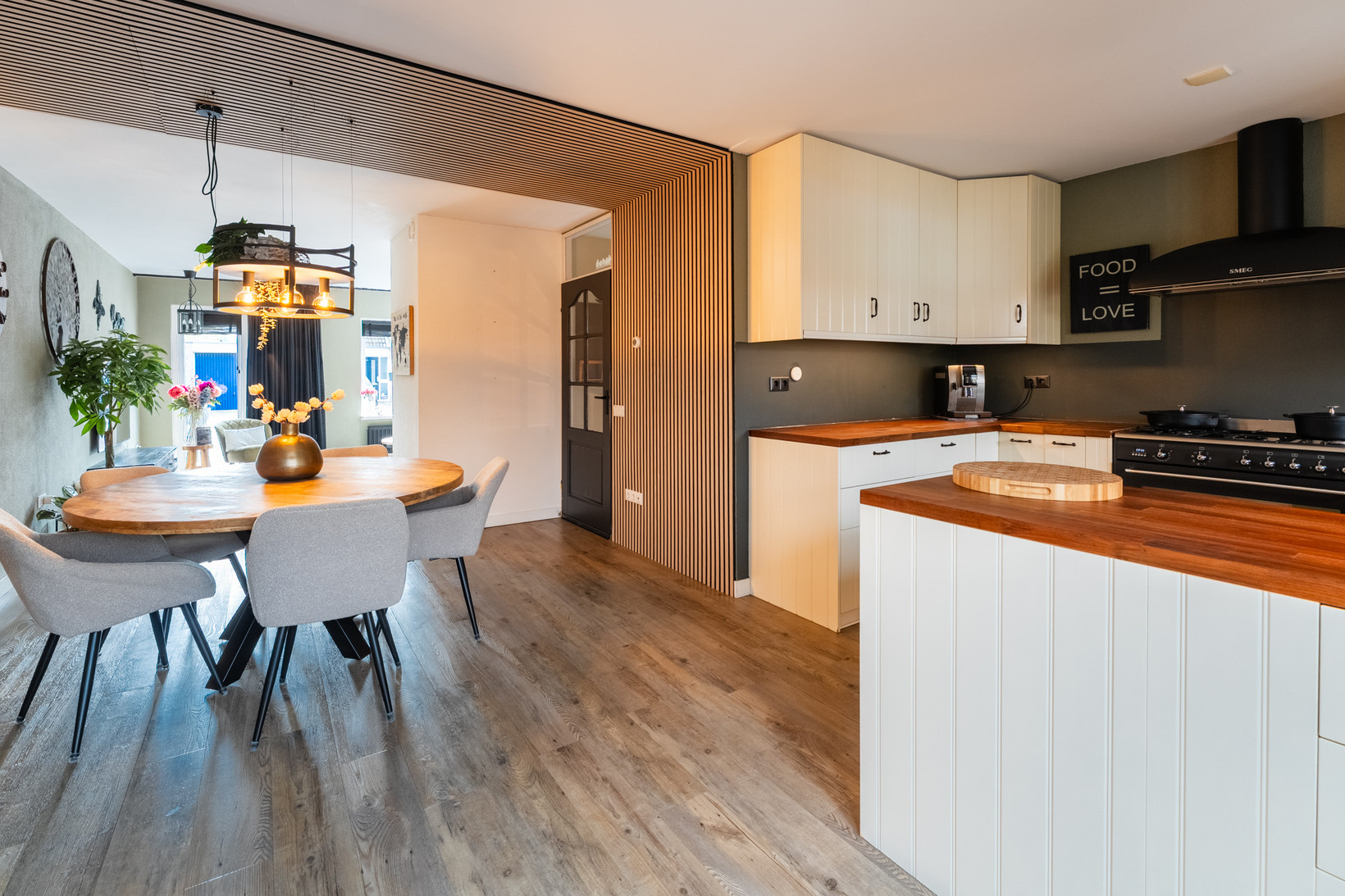 Tussenwoning te koop: De Connemara 6, Dronten