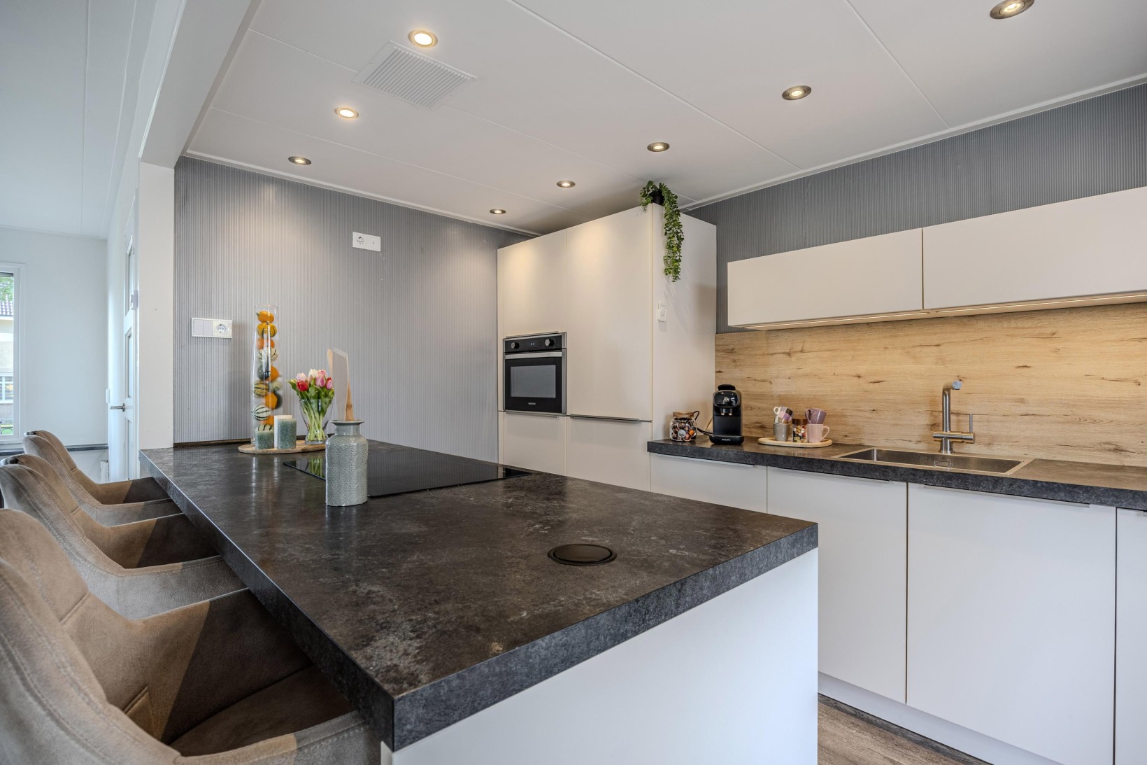 Vrijstaande woning te koop: De Banier 1, Swifterbant