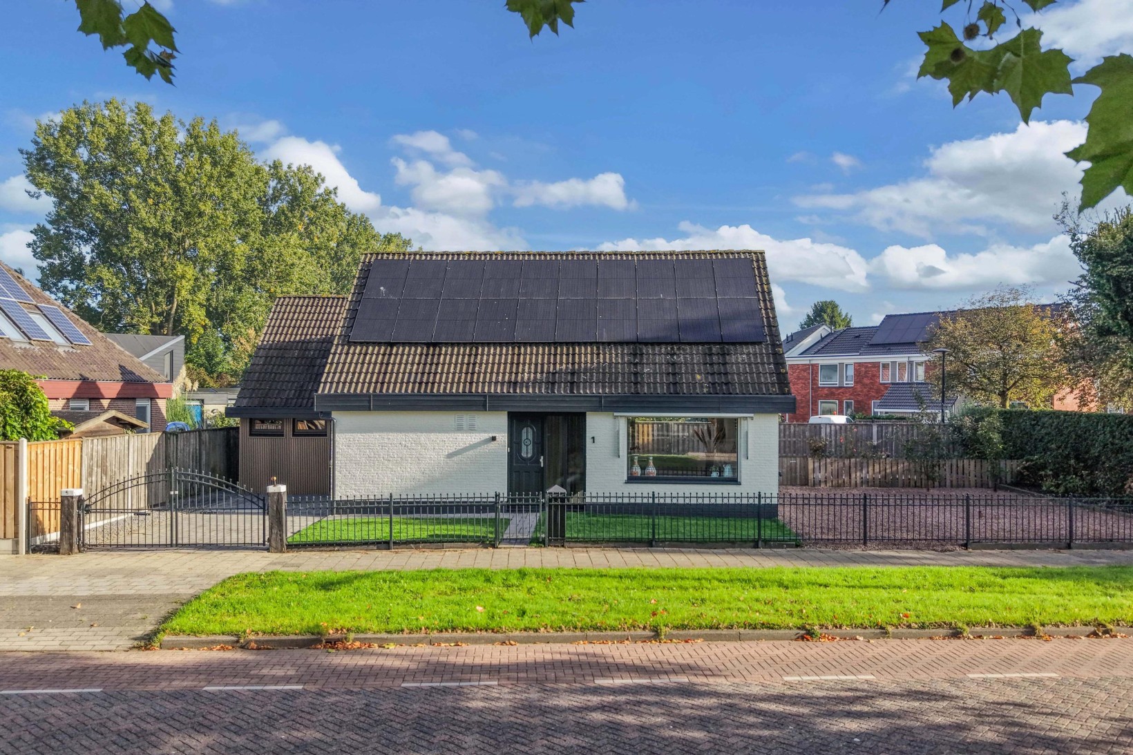 Vrijstaande woning te koop: De Banier 1, Swifterbant