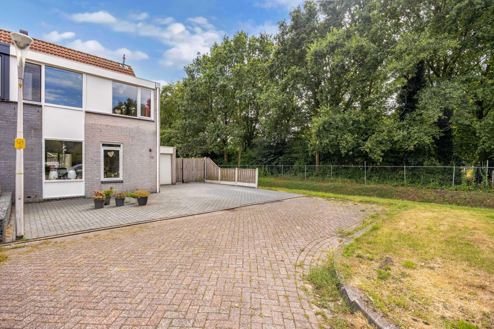Hoekwoning te koop: Karwijhof 12, Biddinghuizen