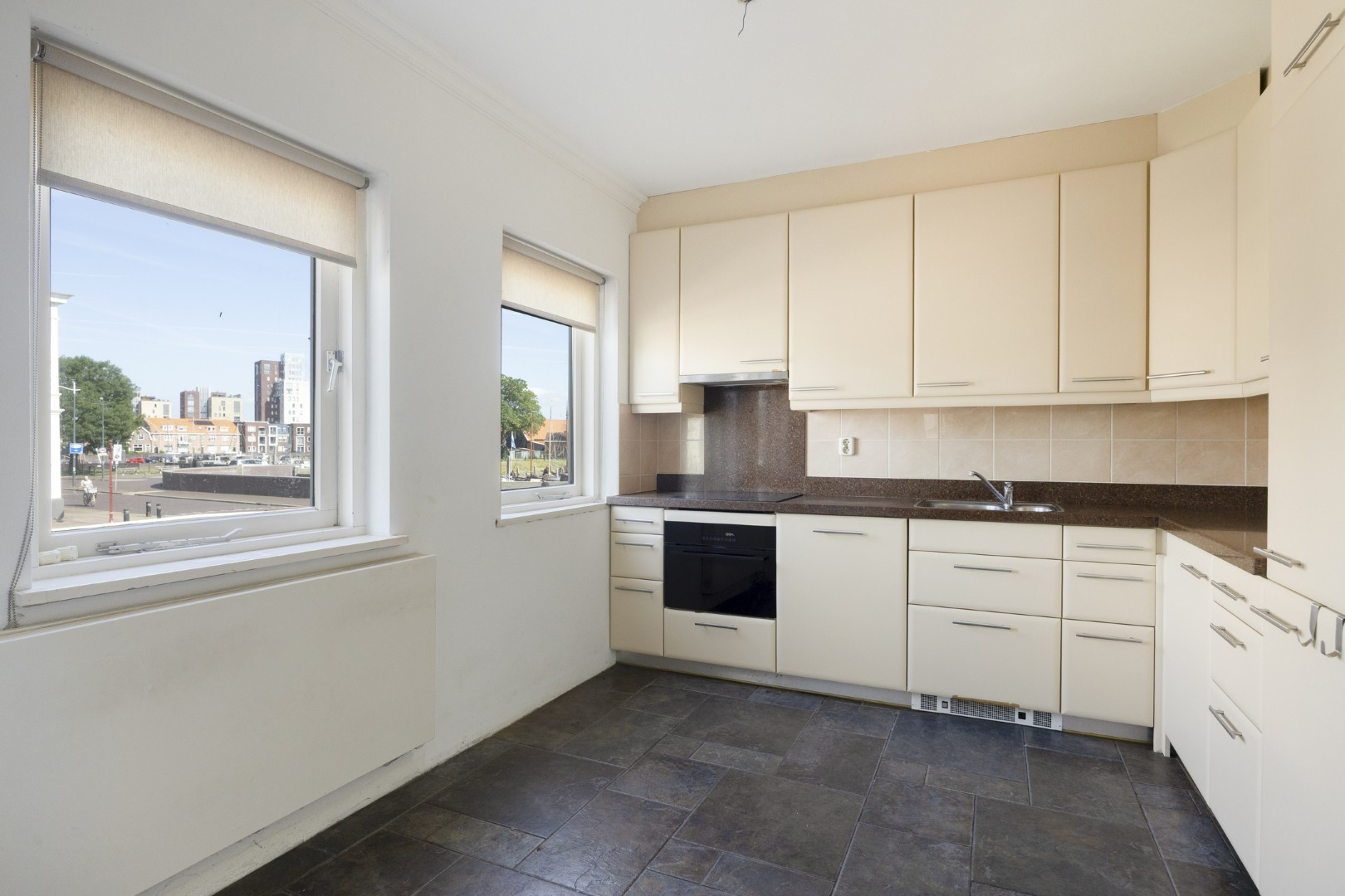 Tussenwoning te koop: Hagenkade 1, Kampen