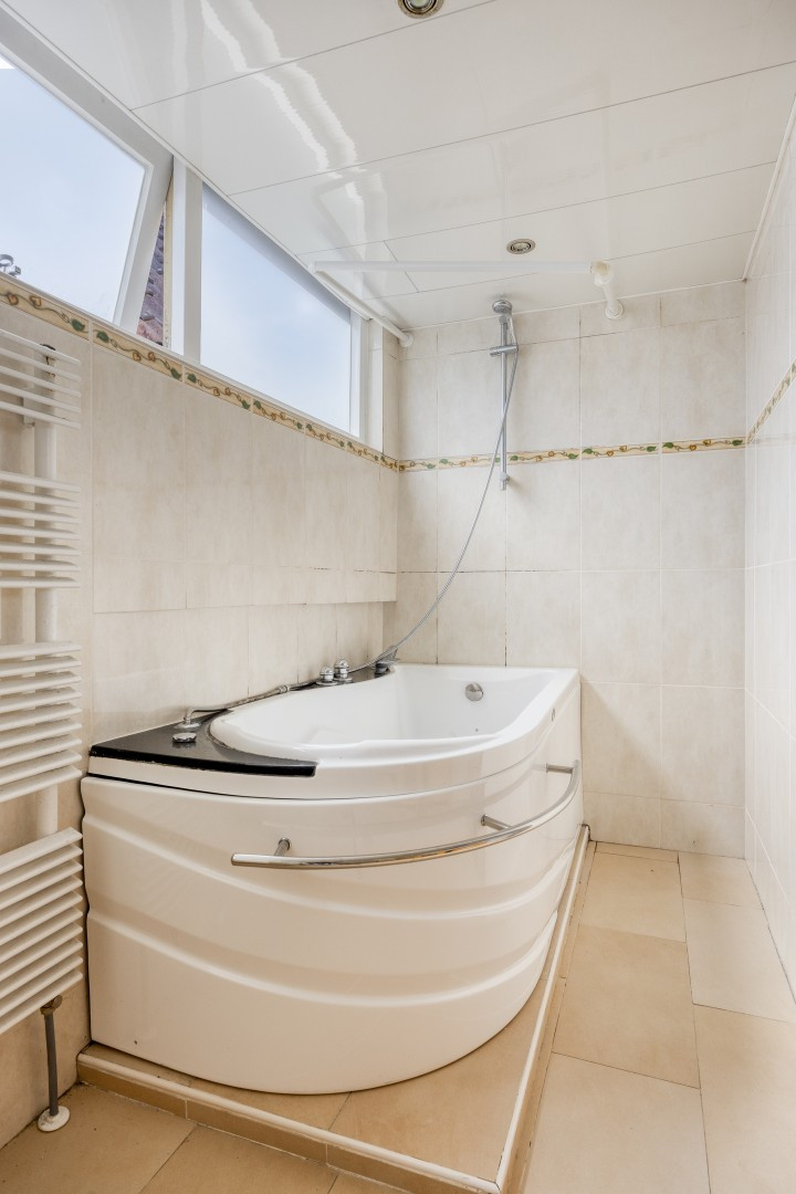 Tussenwoning te koop: Hagenkade 1, Kampen