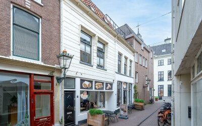 Broederstraat 2