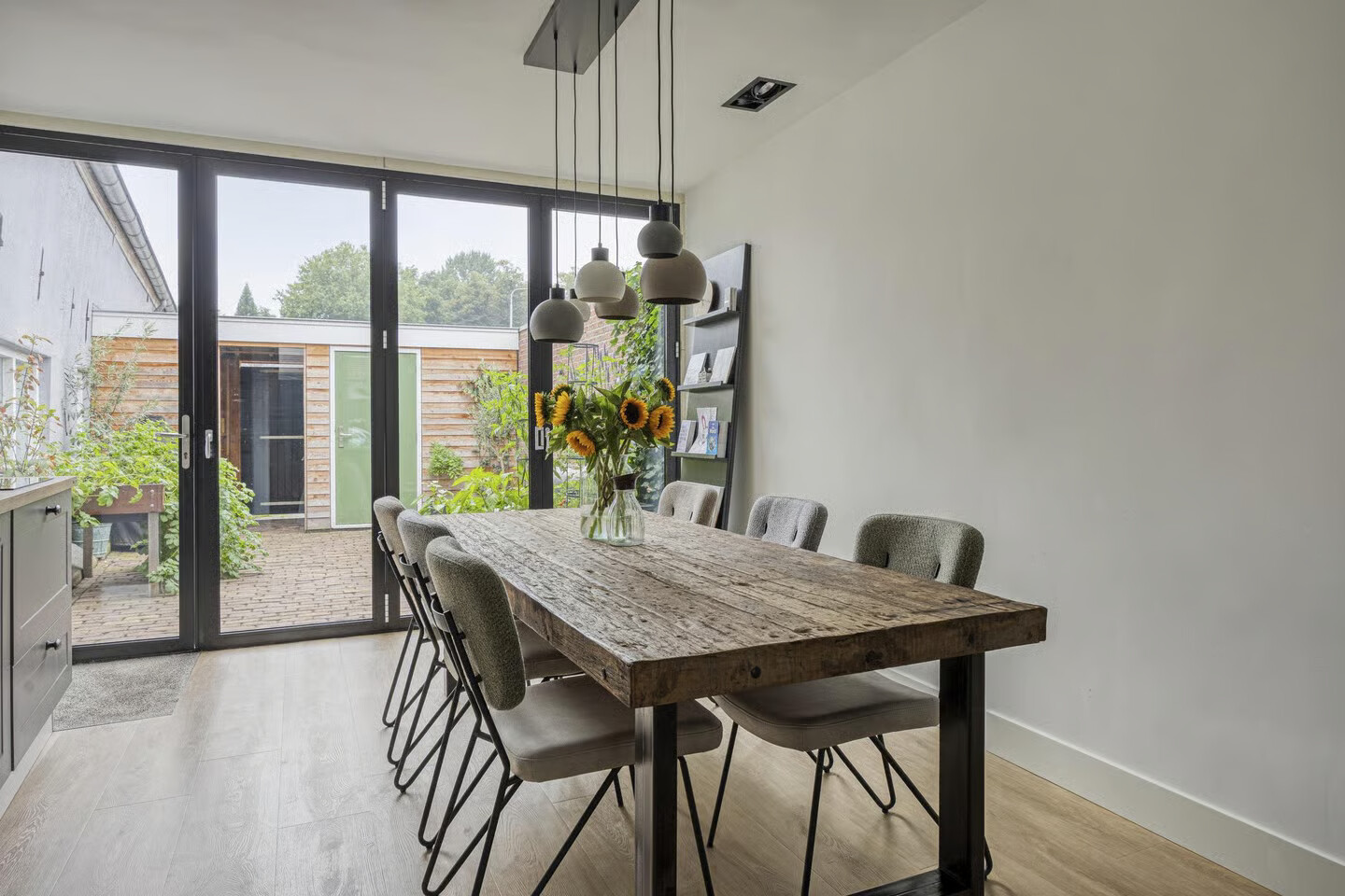 Tussenwoning te koop: Groenestraat 228, Kampen