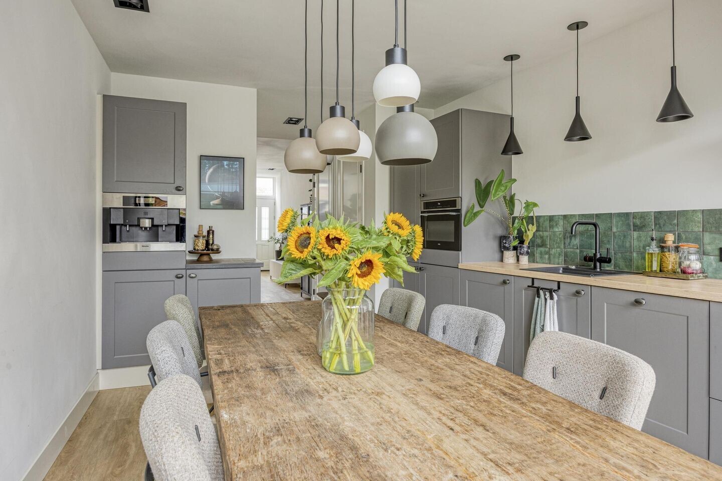 Tussenwoning te koop: Groenestraat 228, Kampen