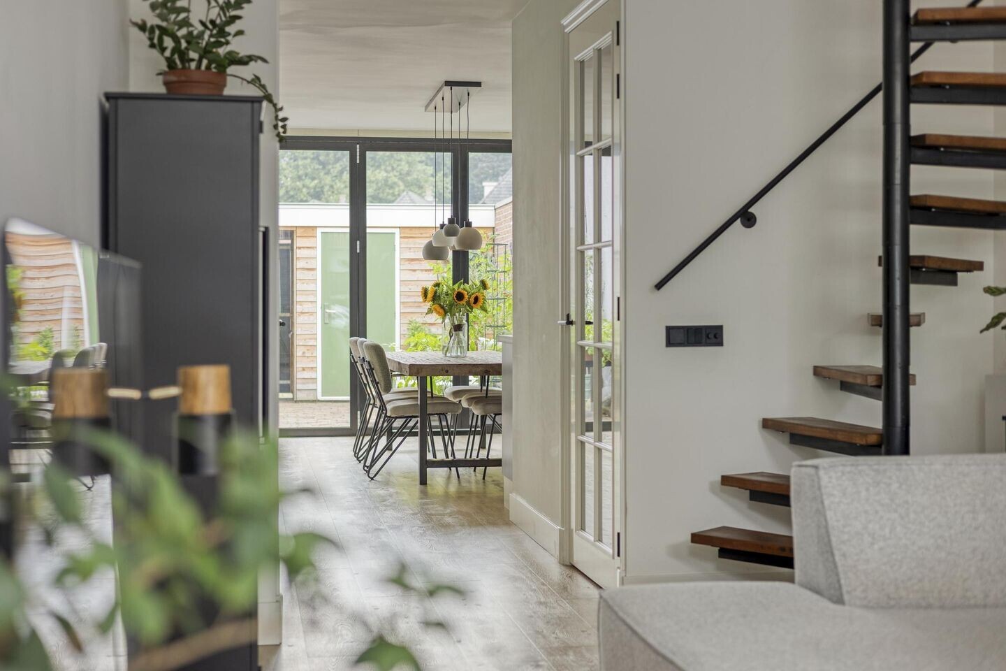 Tussenwoning te koop: Groenestraat 228, Kampen