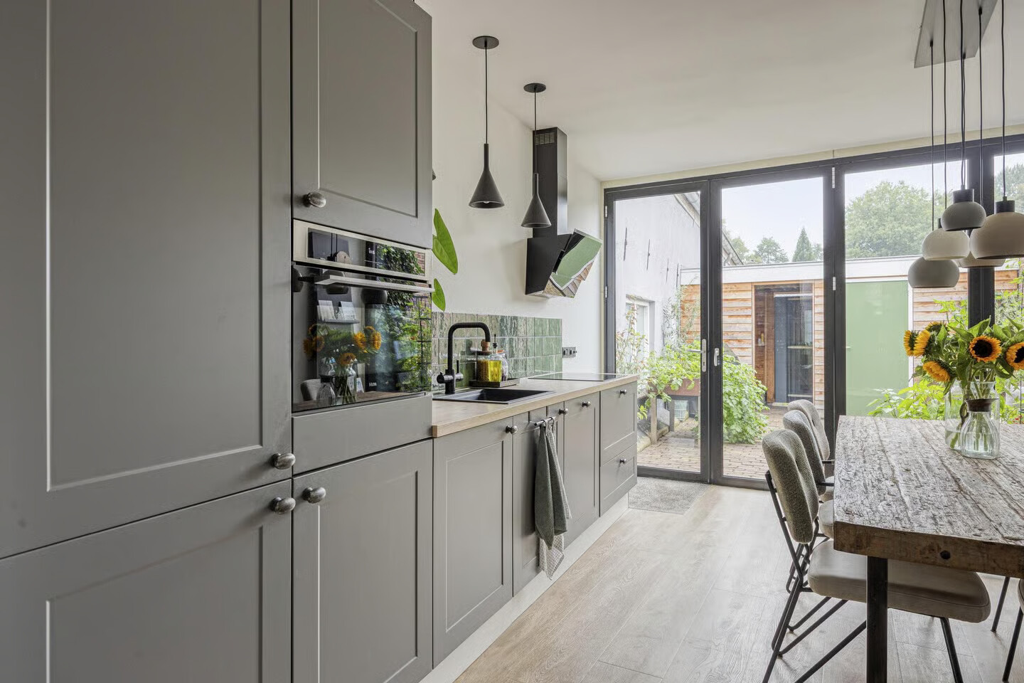 Tussenwoning te koop: Groenestraat 228, Kampen