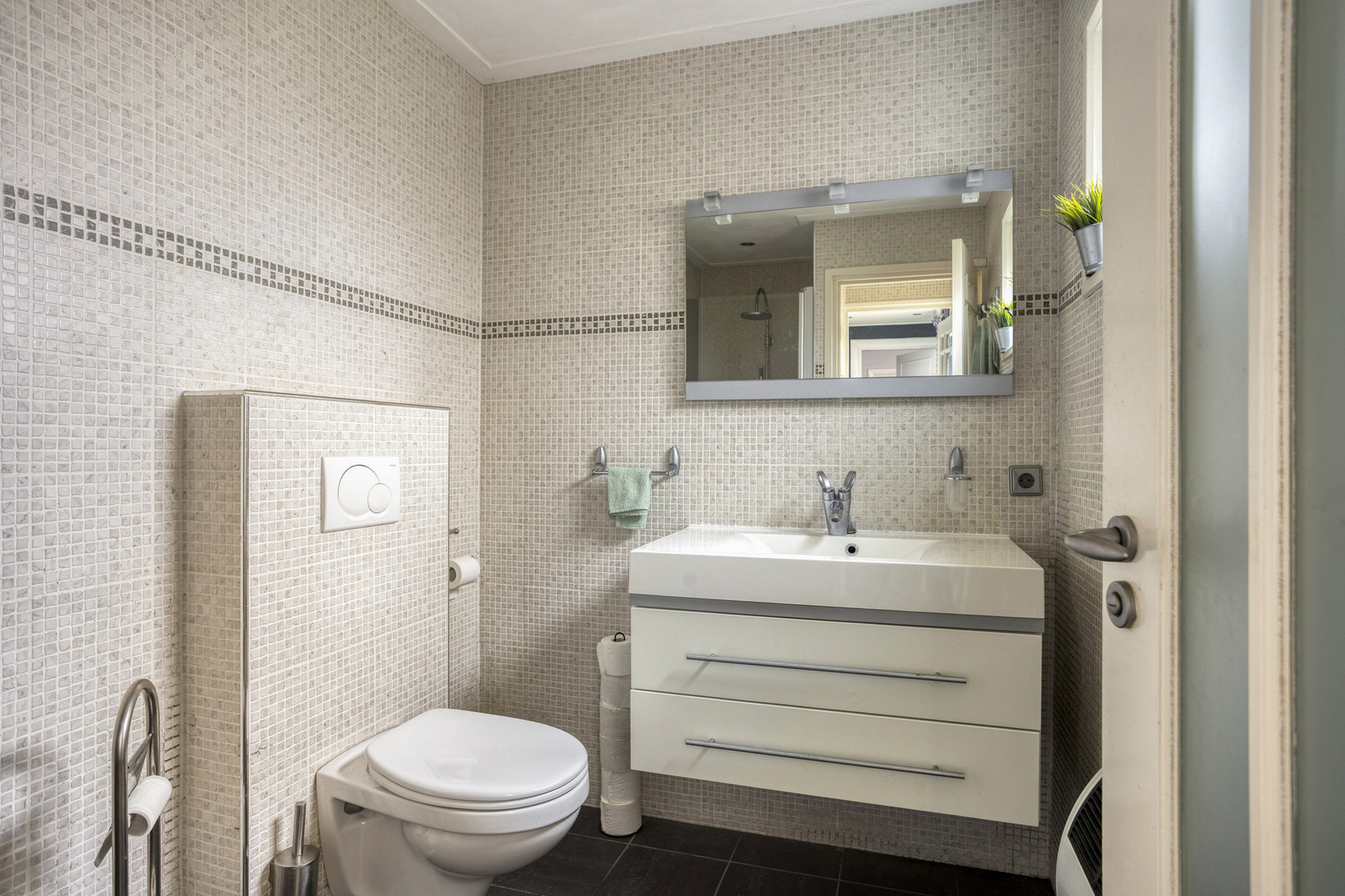 Tussenwoning te koop: Louise de Colignysingel 49, Kampen