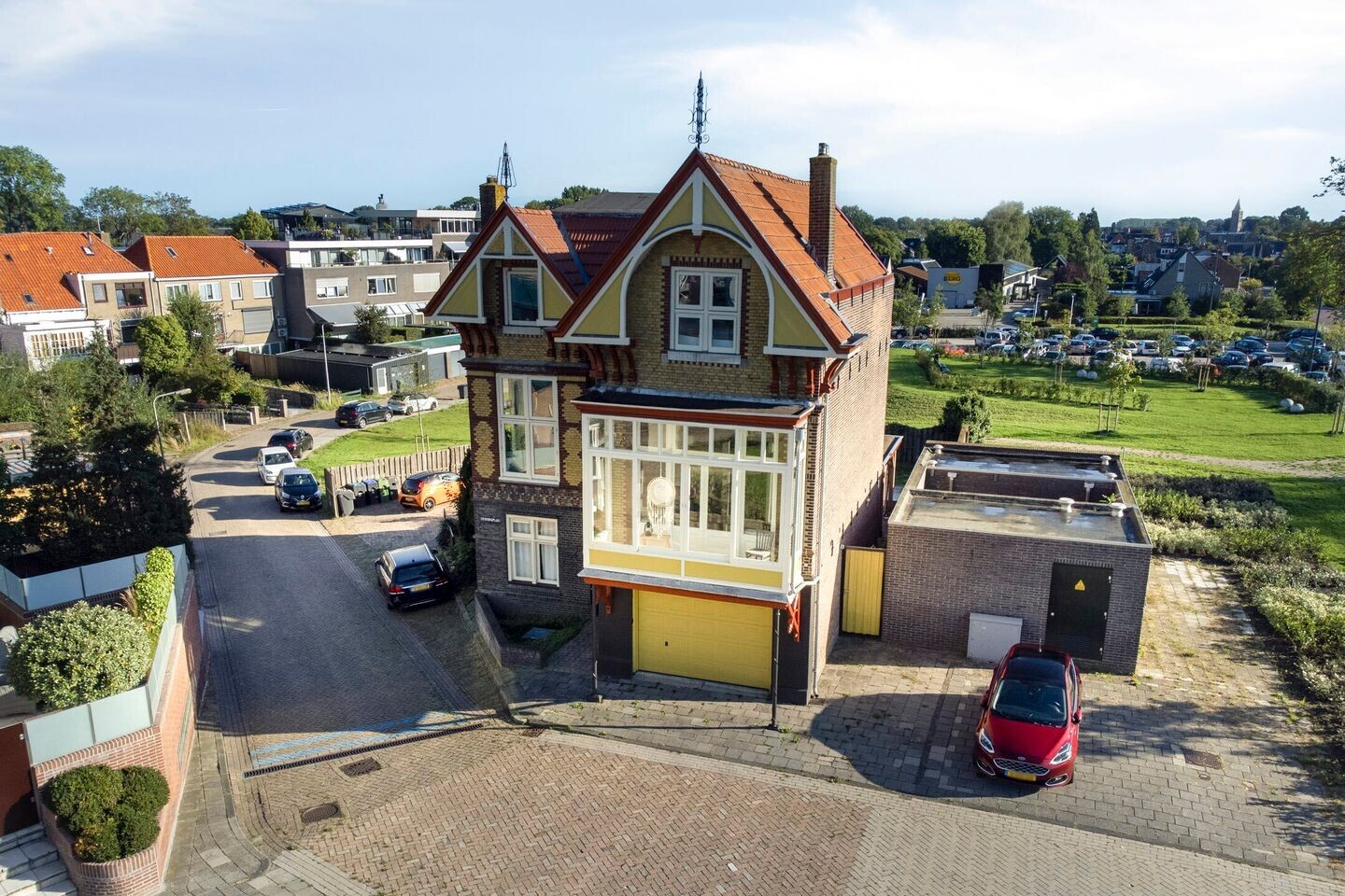 Vrijstaande woning te koop: Stationsplein 3, Kampen