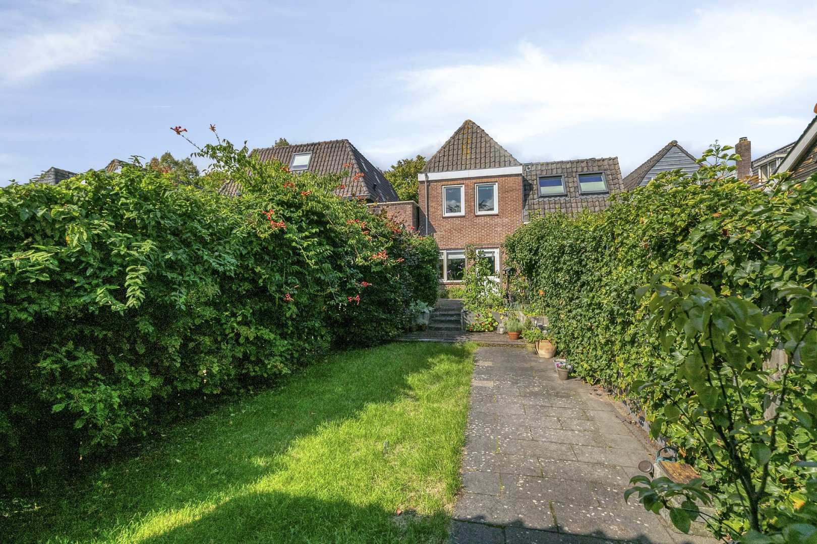 Tussenwoning te koop: Burgemeester van Engelenweg 129, Ijsselmuiden