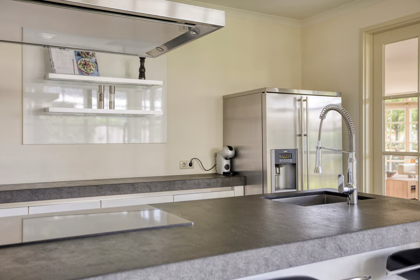 Vrijstaande woning te koop: Karthuizerlaan 2, Ijsselmuiden