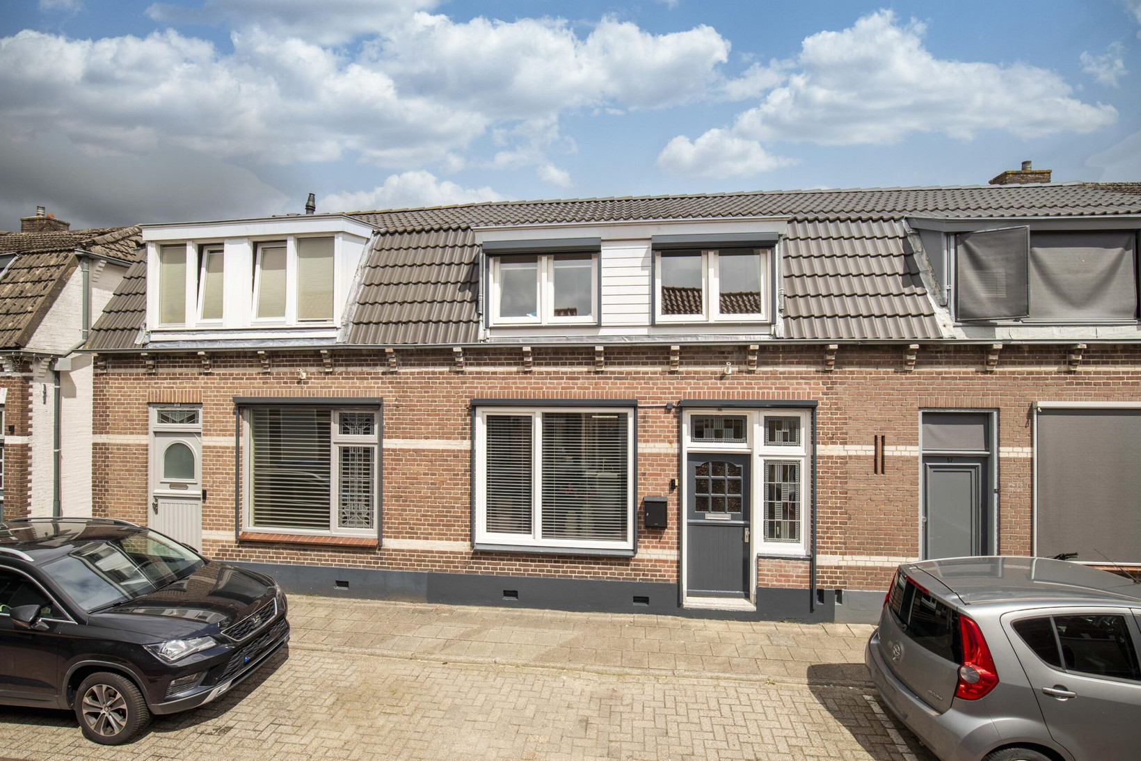 Tussenwoning te koop: Burg ten Veldestr 55, Genemuiden