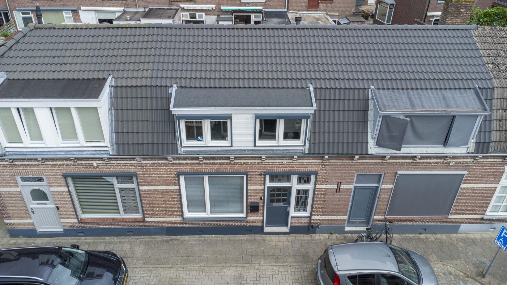Tussenwoning te koop: Burg ten Veldestr 55, Genemuiden