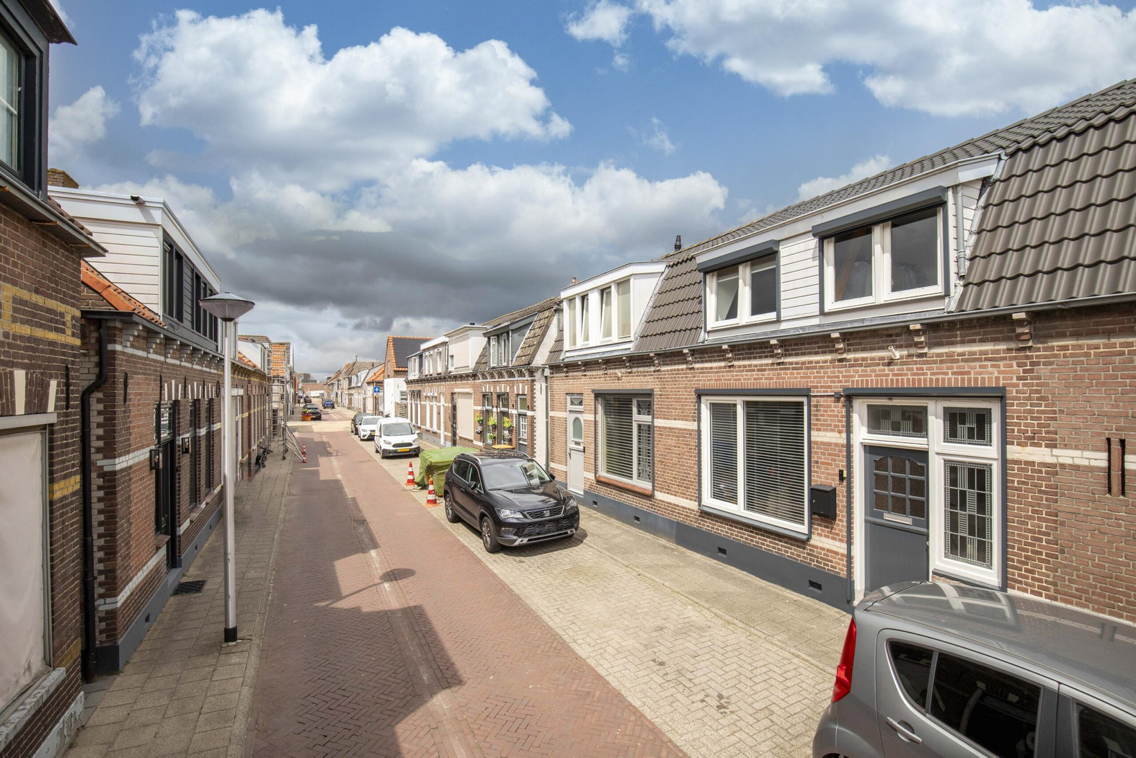 Tussenwoning te koop: Burg ten Veldestr 55, Genemuiden