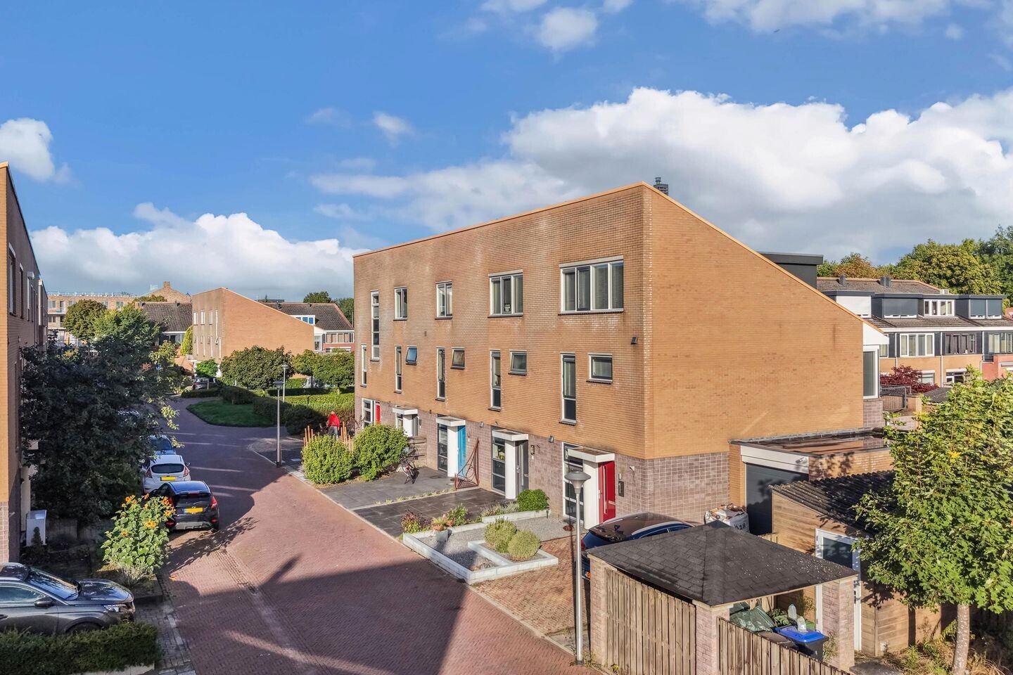 Tussenwoning te koop: Karekiethof 4, Emmeloord