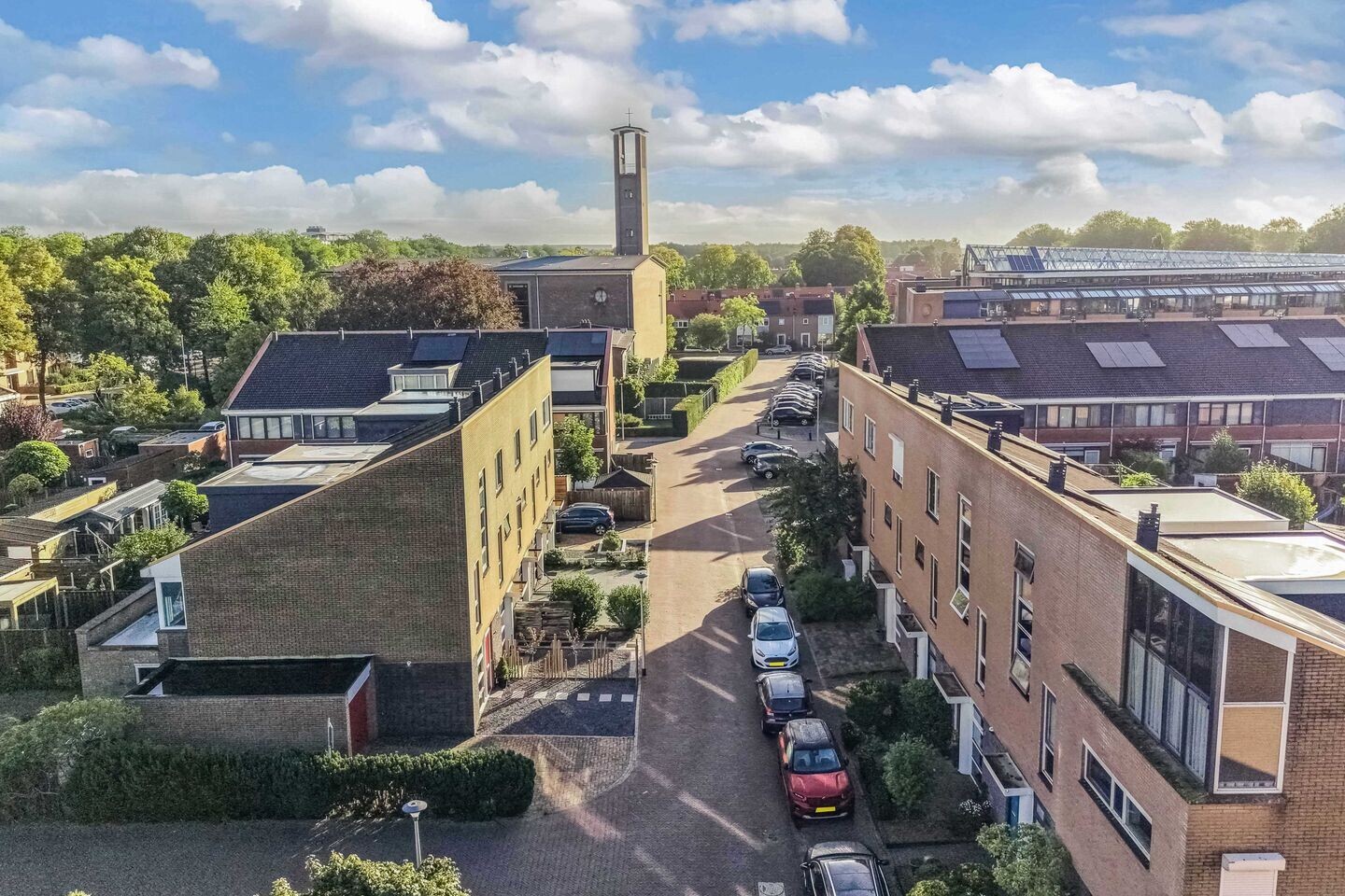 Tussenwoning te koop: Karekiethof 4, Emmeloord