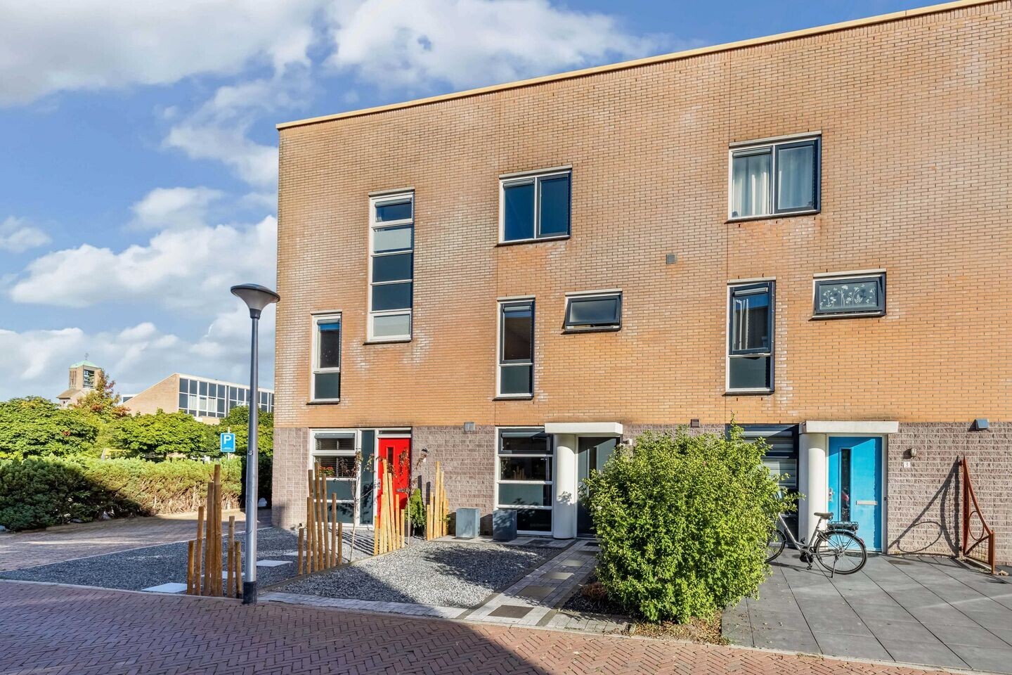 Tussenwoning te koop: Karekiethof 4, Emmeloord