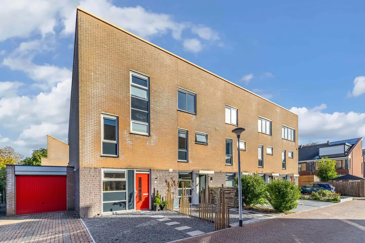 Tussenwoning te koop: Karekiethof 4, Emmeloord