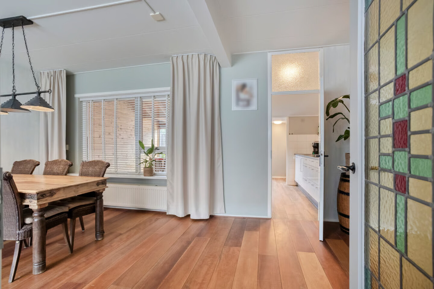 Tussenwoning te koop: Lijsterbesstraat 5, Emmeloord