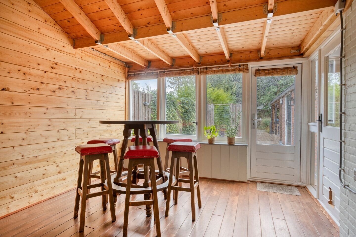 Tussenwoning te koop: Lijsterbesstraat 5, Emmeloord