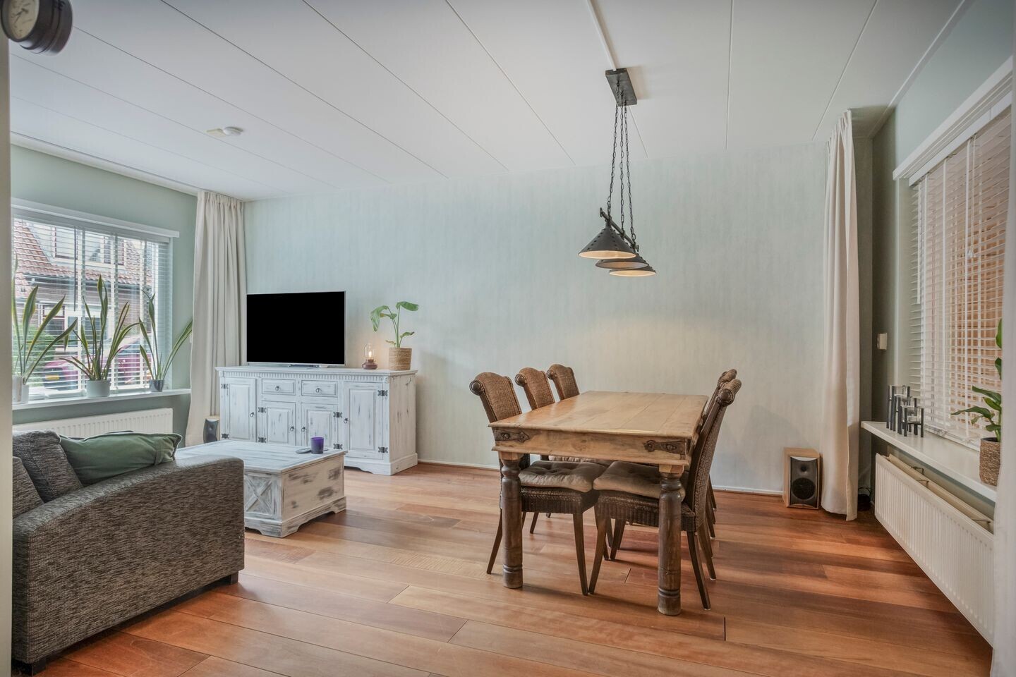 Tussenwoning te koop: Lijsterbesstraat 5, Emmeloord