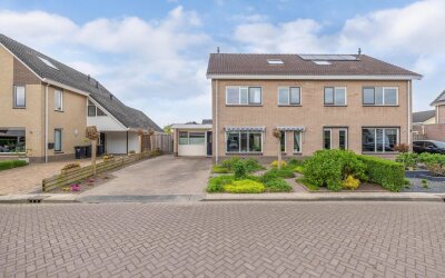 Voorne 8