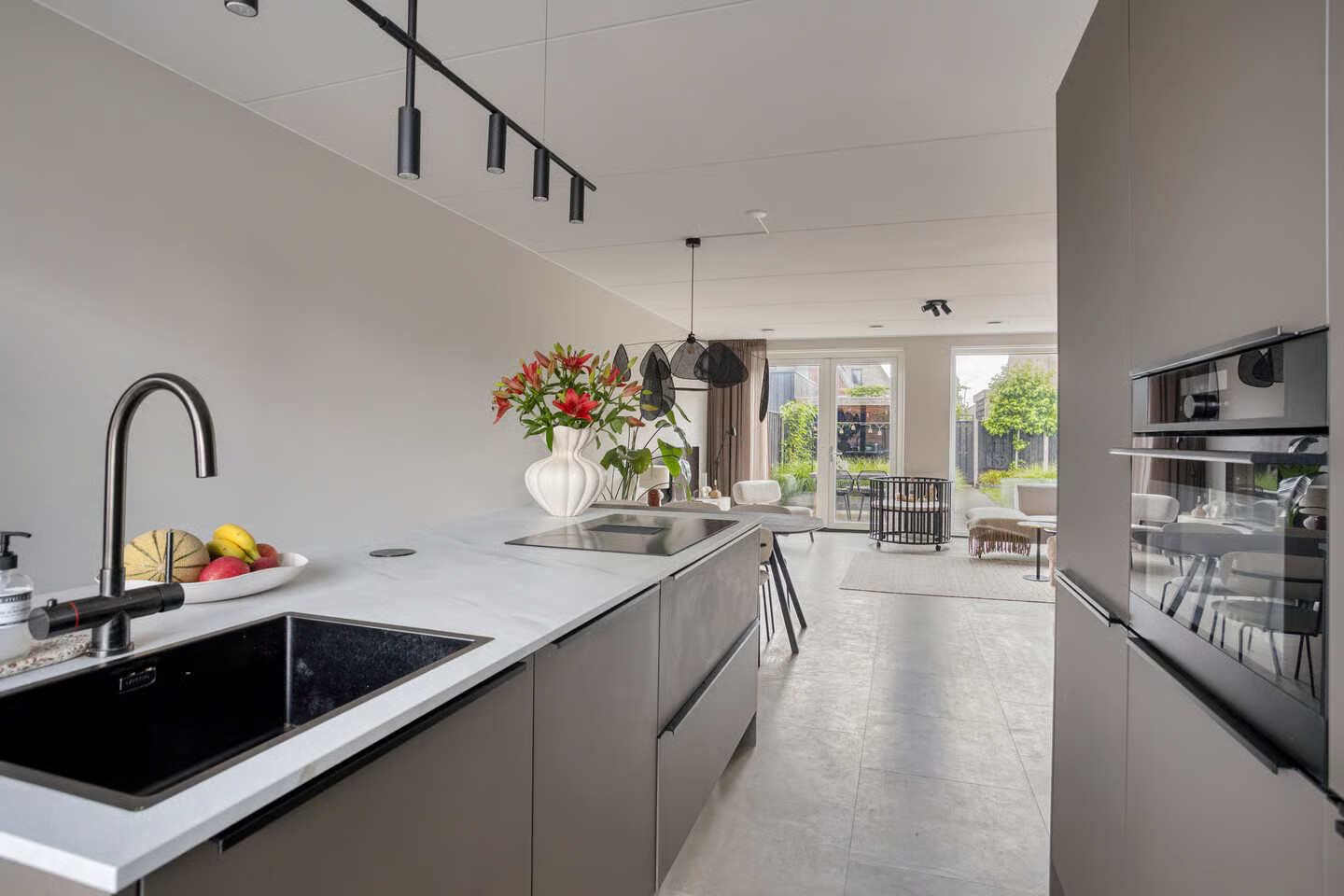 Tussenwoning te koop: Van der Molenhage 4, Emmeloord