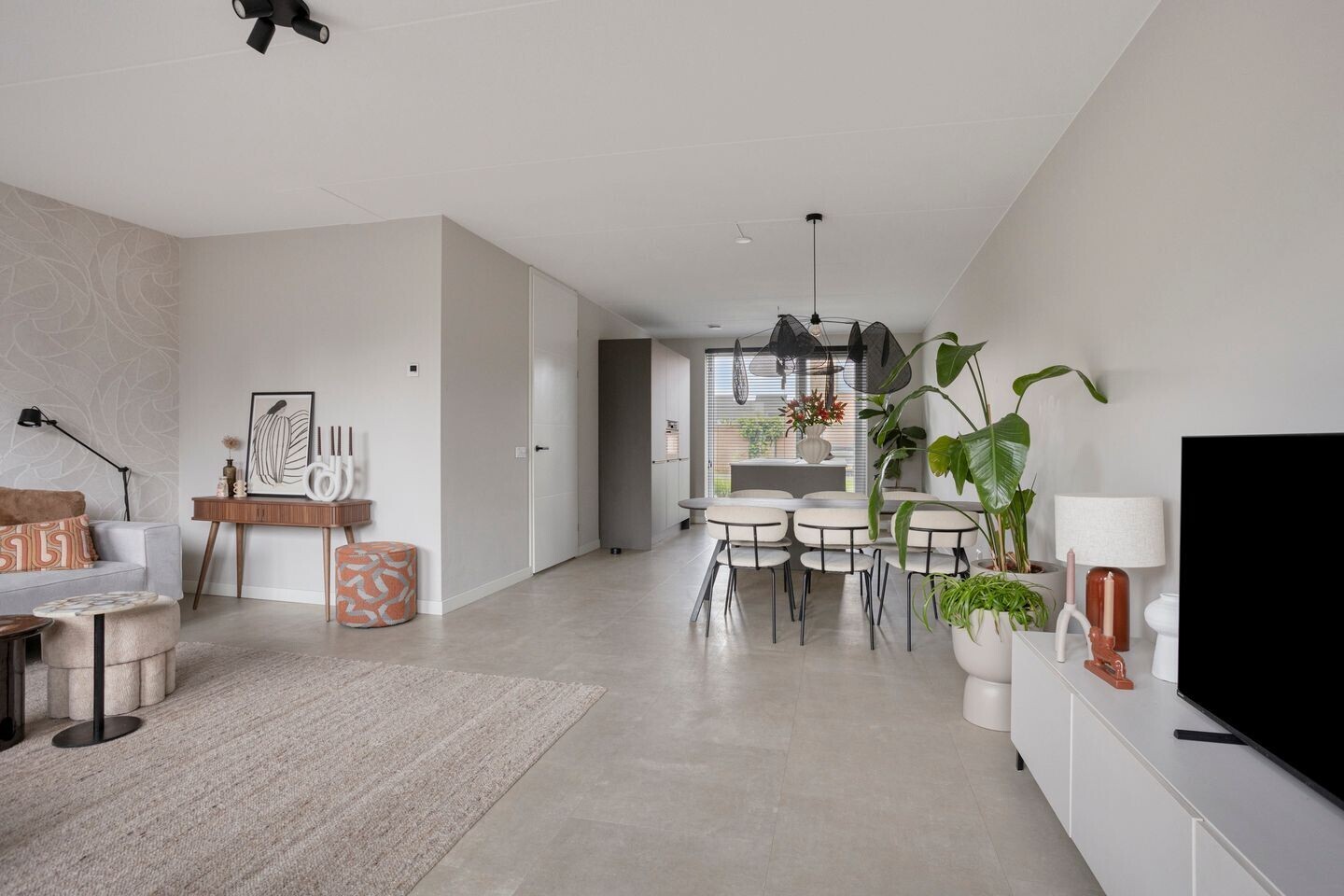 Tussenwoning te koop: Van der Molenhage 4, Emmeloord