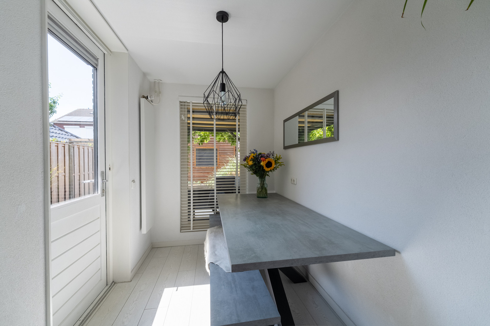 Tussenwoning te koop: Darwinhage 18, Emmeloord