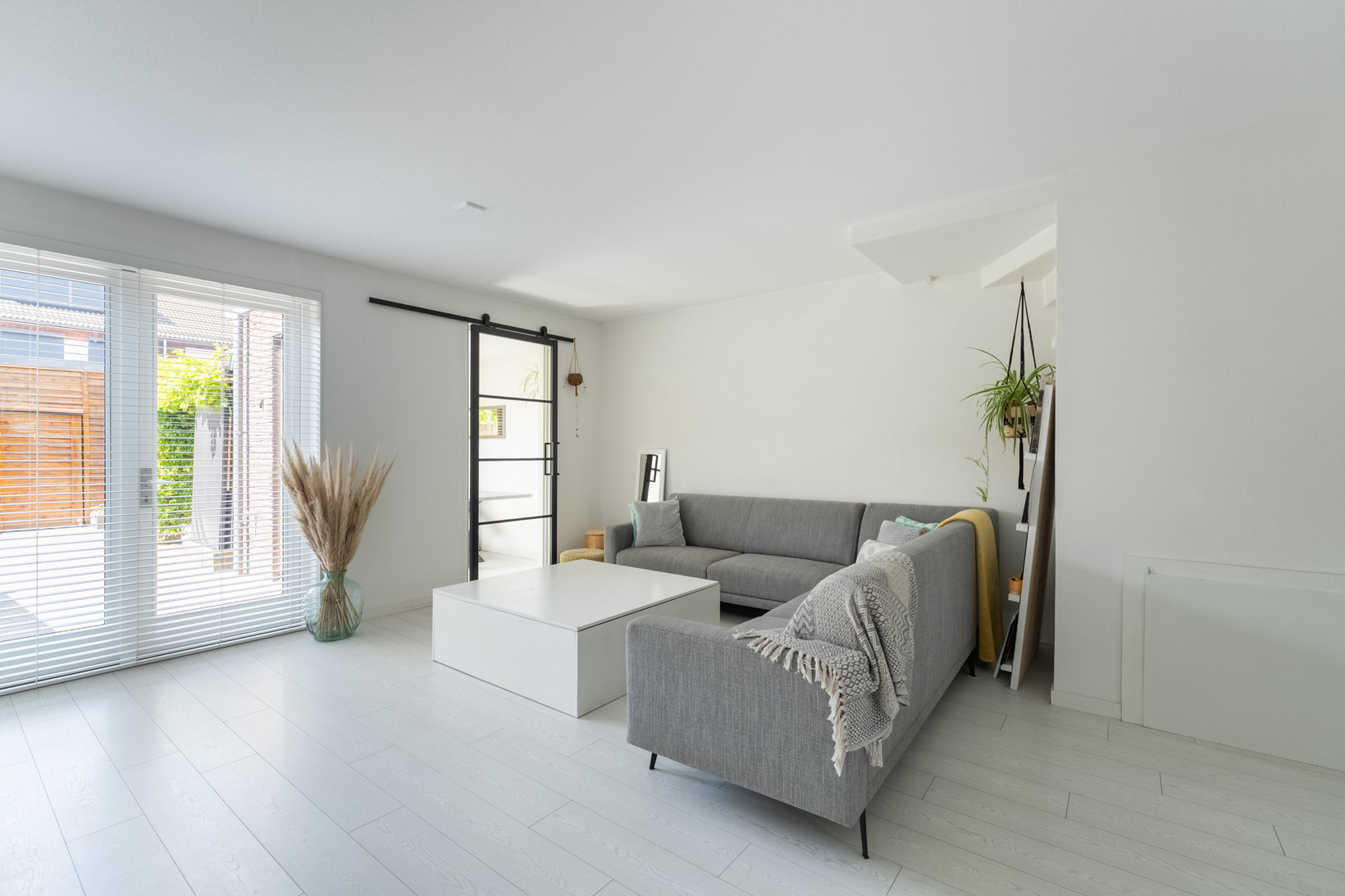 Tussenwoning te koop: Darwinhage 18, Emmeloord
