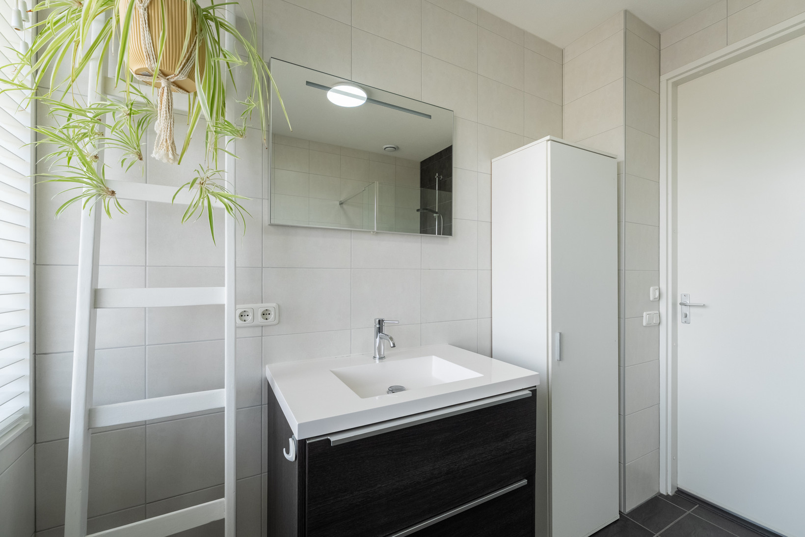 Tussenwoning te koop: Darwinhage 18, Emmeloord