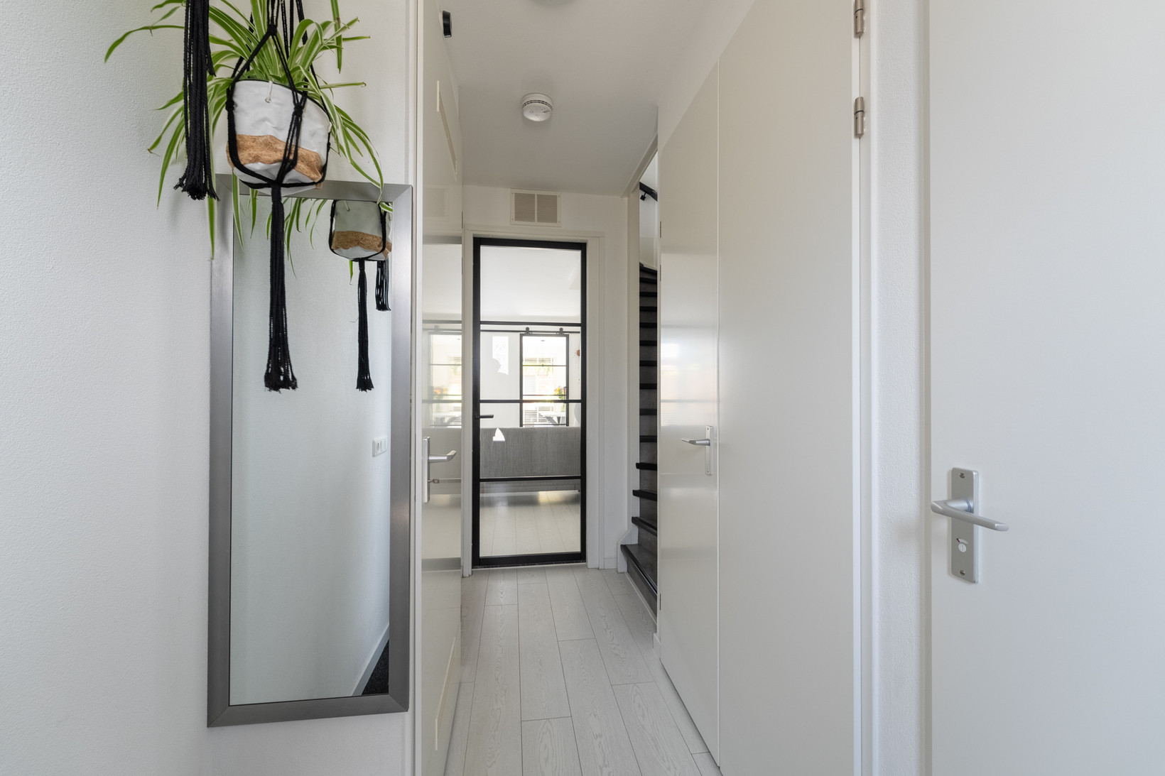 Tussenwoning te koop: Darwinhage 18, Emmeloord