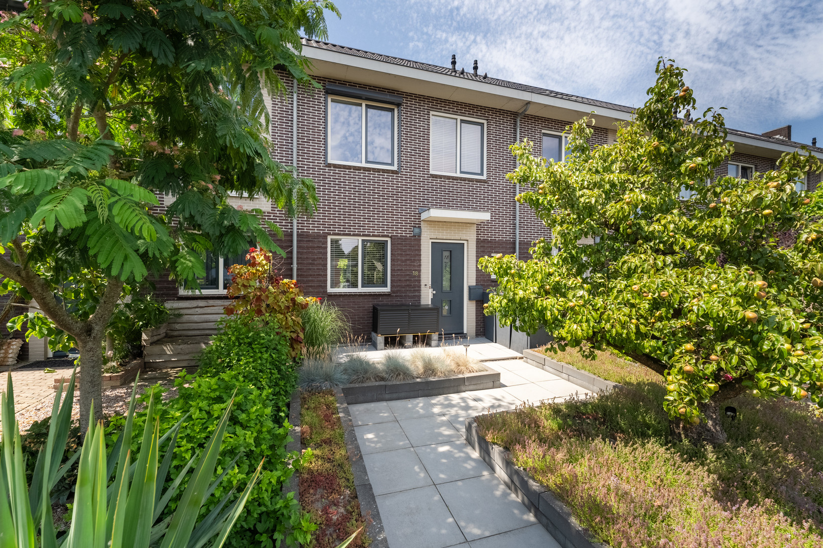 Tussenwoning te koop: Darwinhage 18, Emmeloord