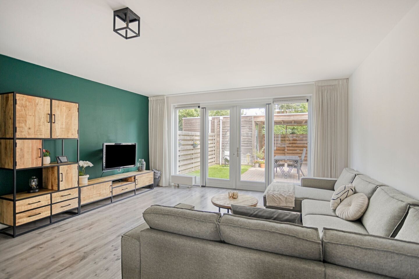 Tussenwoning te koop: Mathilde Wibautsingel 29, Emmeloord