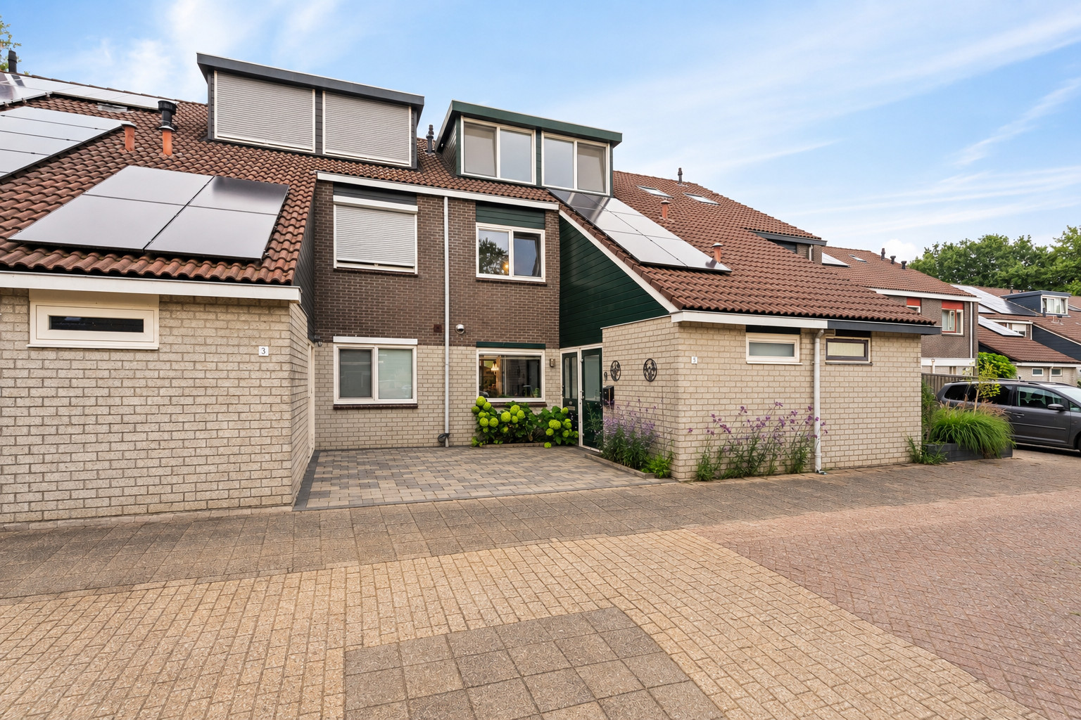 Tussenwoning te koop: Zwanenbalg 5, Emmeloord