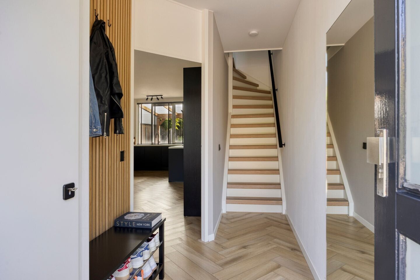 Tussenwoning te koop: Berkhoutlaan 6, Emmeloord